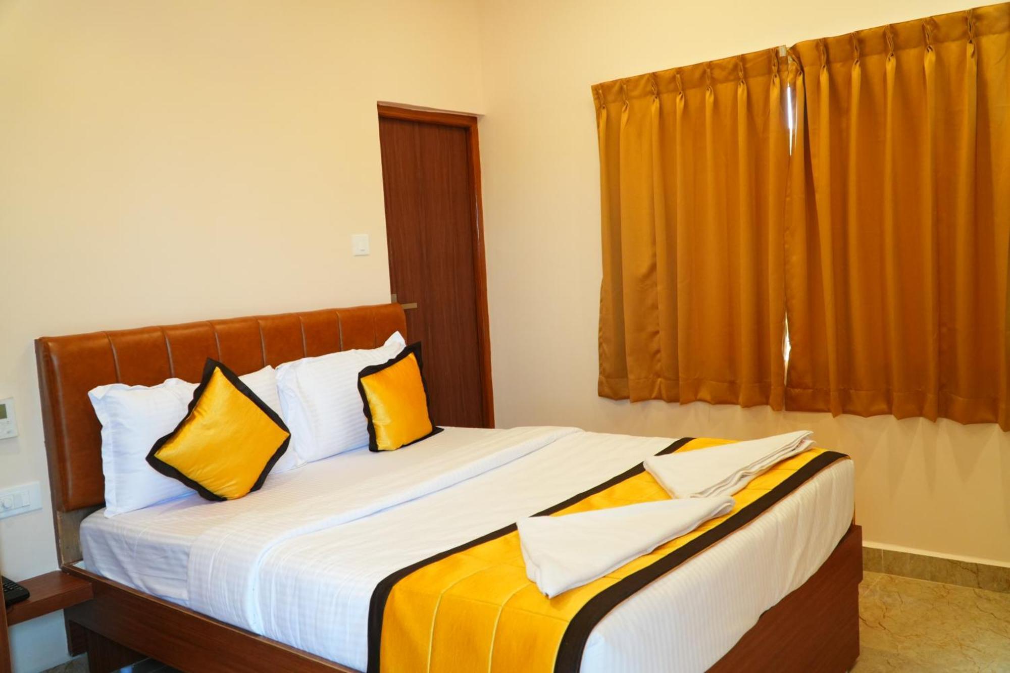 Uj Pallazzio - Business Class Luxury Hotel Tiruvannāmalai Extérieur photo