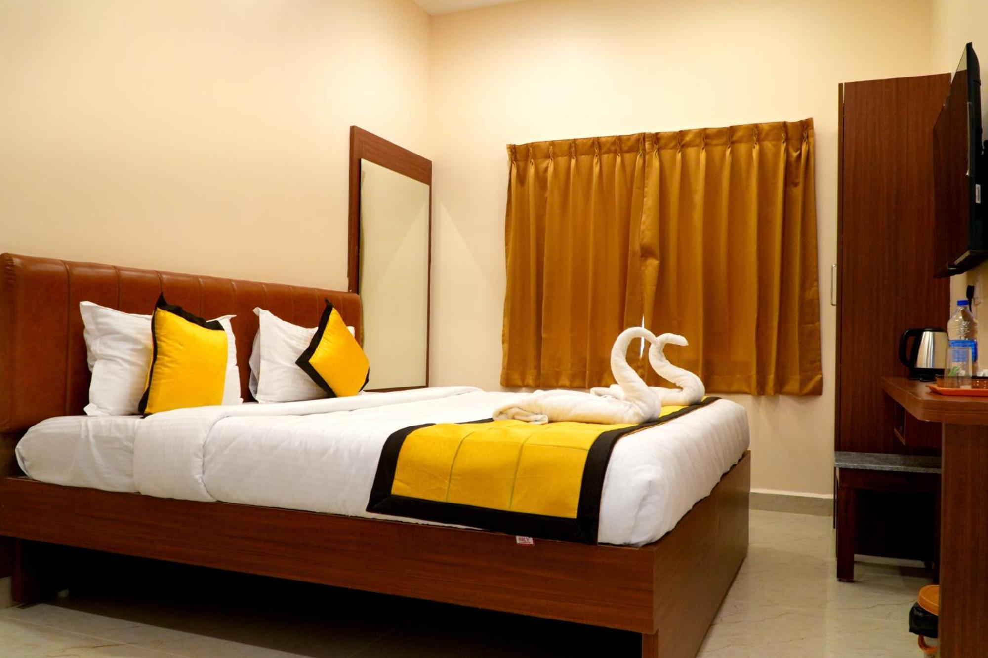 Uj Pallazzio - Business Class Luxury Hotel Tiruvannāmalai Extérieur photo