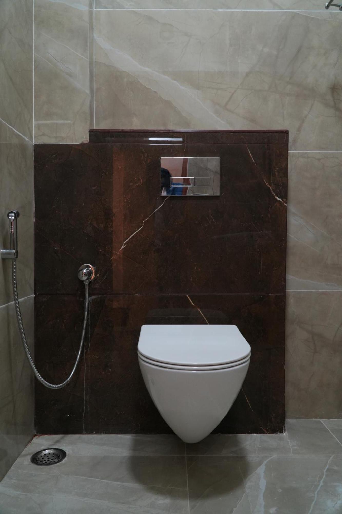 Uj Pallazzio - Business Class Luxury Hotel Tiruvannāmalai Extérieur photo