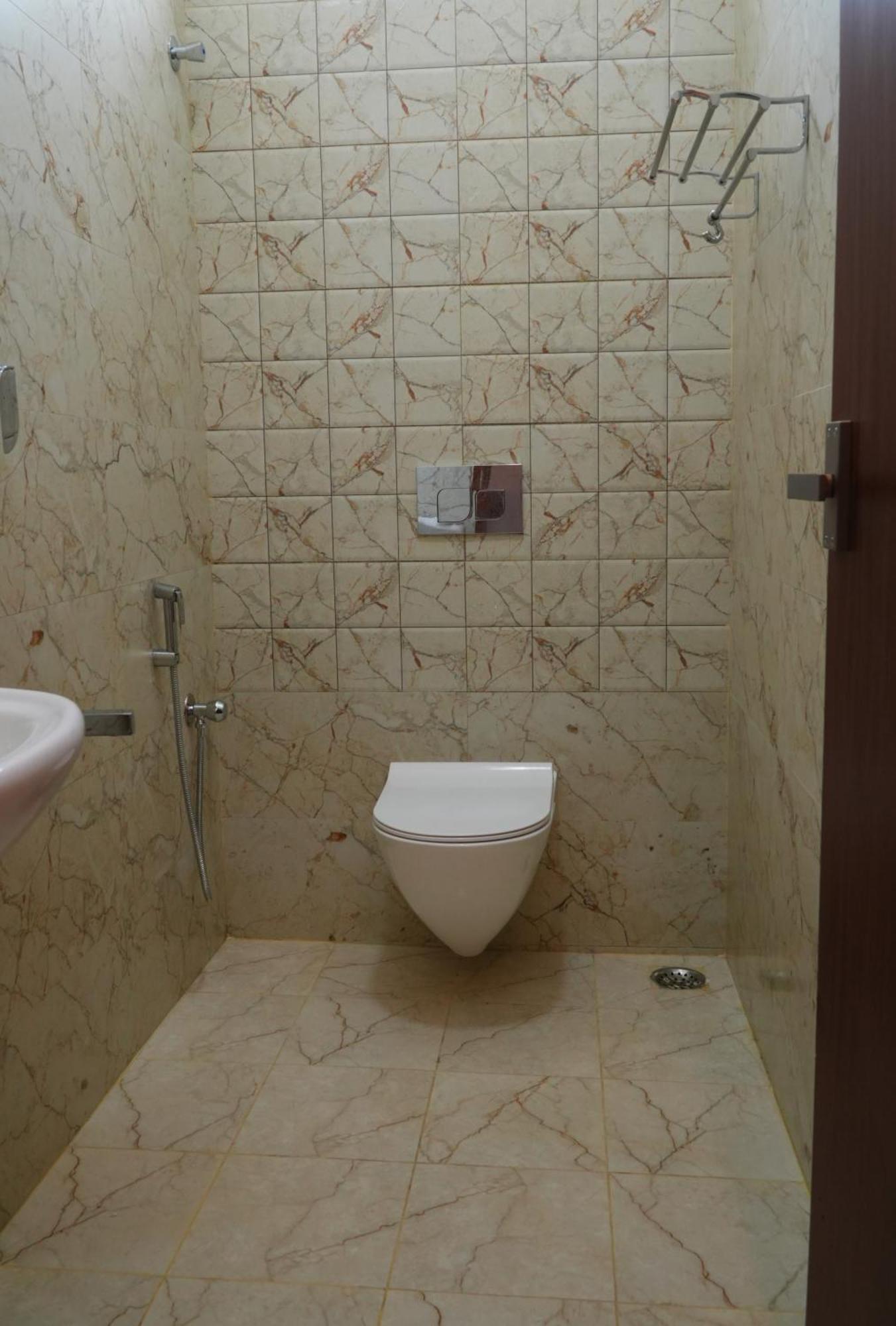 Uj Pallazzio - Business Class Luxury Hotel Tiruvannāmalai Extérieur photo
