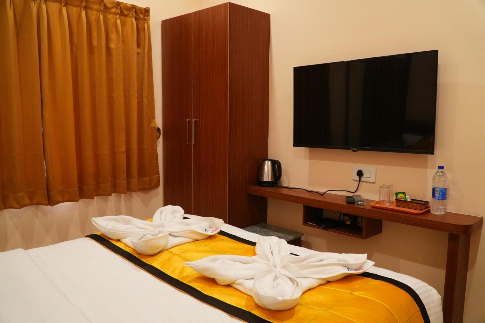 Uj Pallazzio - Business Class Luxury Hotel Tiruvannāmalai Extérieur photo