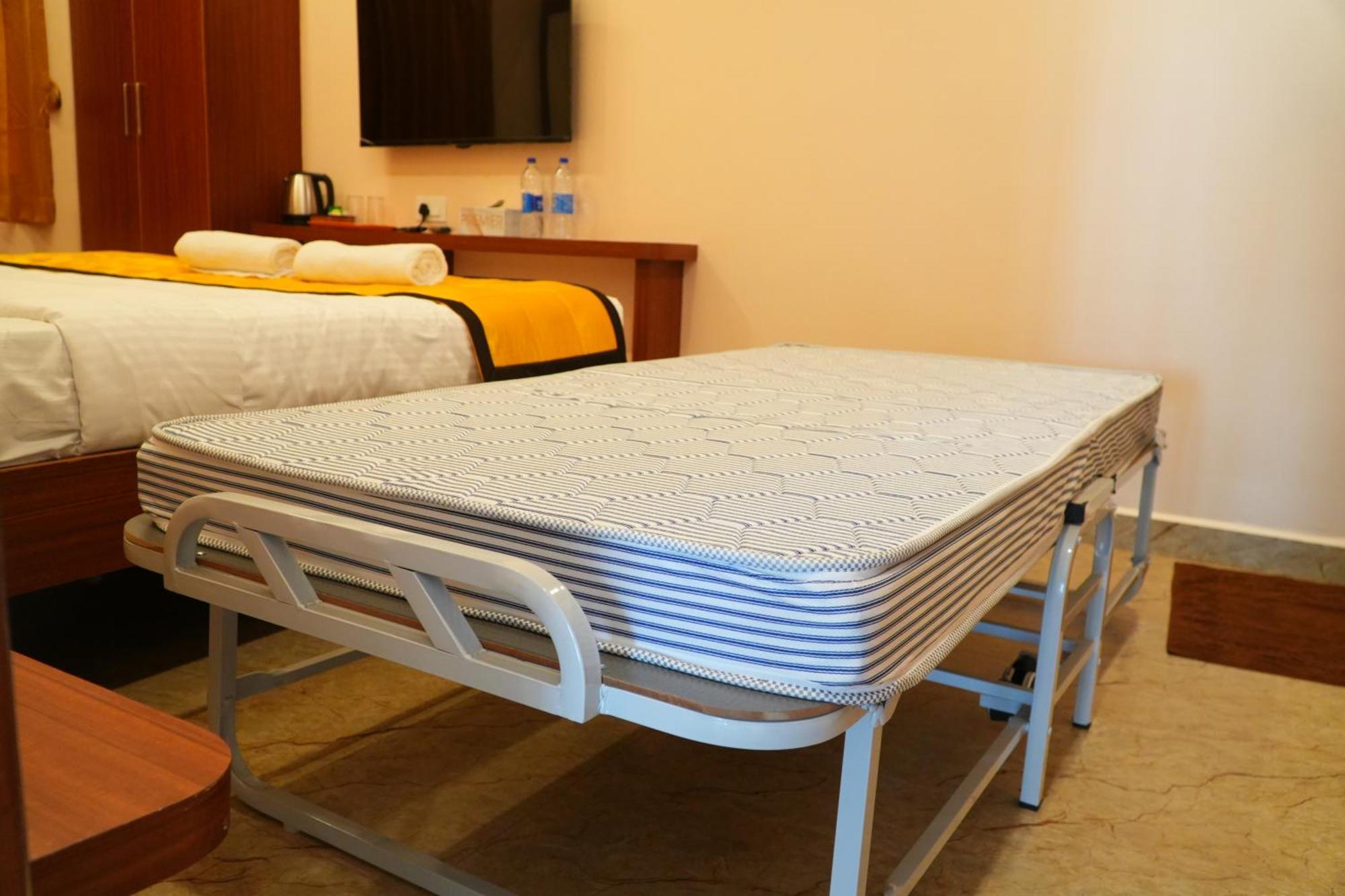 Uj Pallazzio - Business Class Luxury Hotel Tiruvannāmalai Extérieur photo