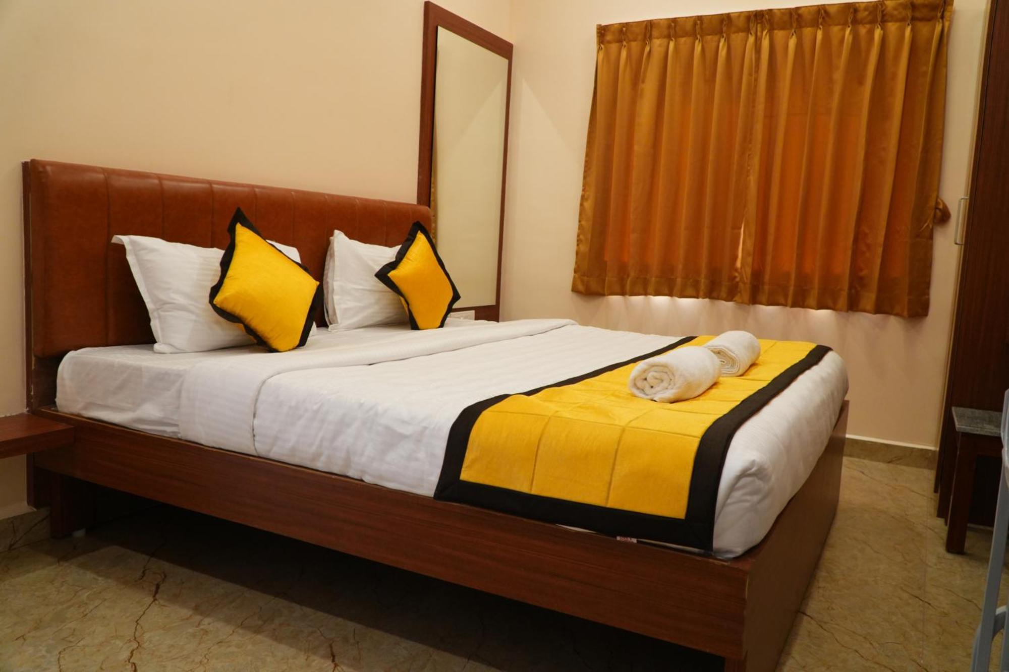 Uj Pallazzio - Business Class Luxury Hotel Tiruvannāmalai Extérieur photo