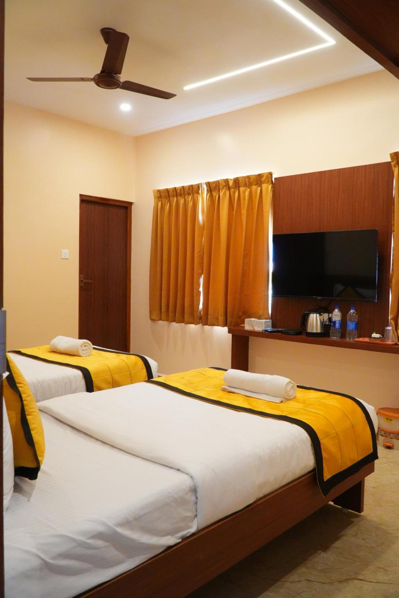 Uj Pallazzio - Business Class Luxury Hotel Tiruvannāmalai Extérieur photo